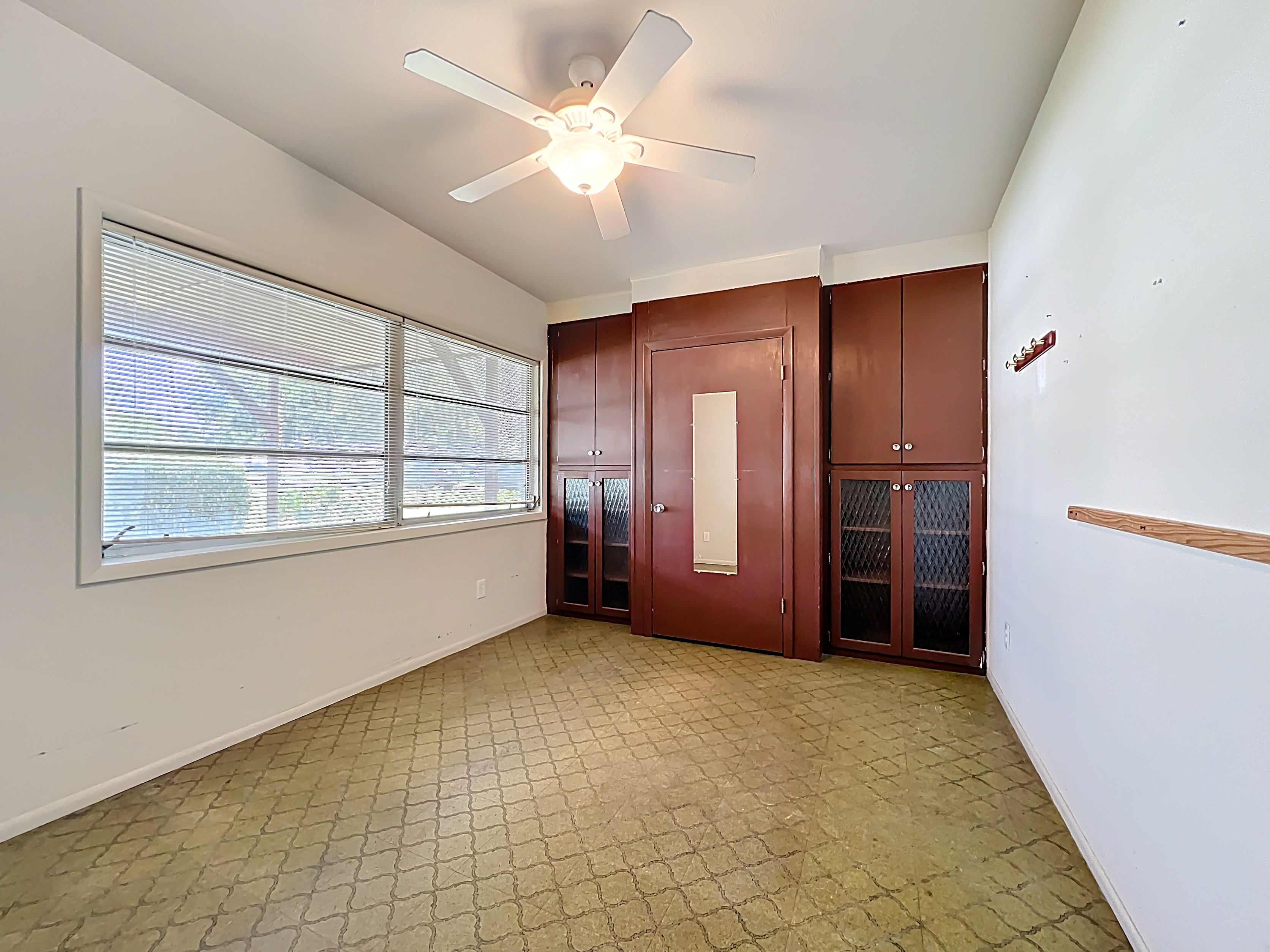4 Bedroom Home For Sale in Winter Haven - $260,000
