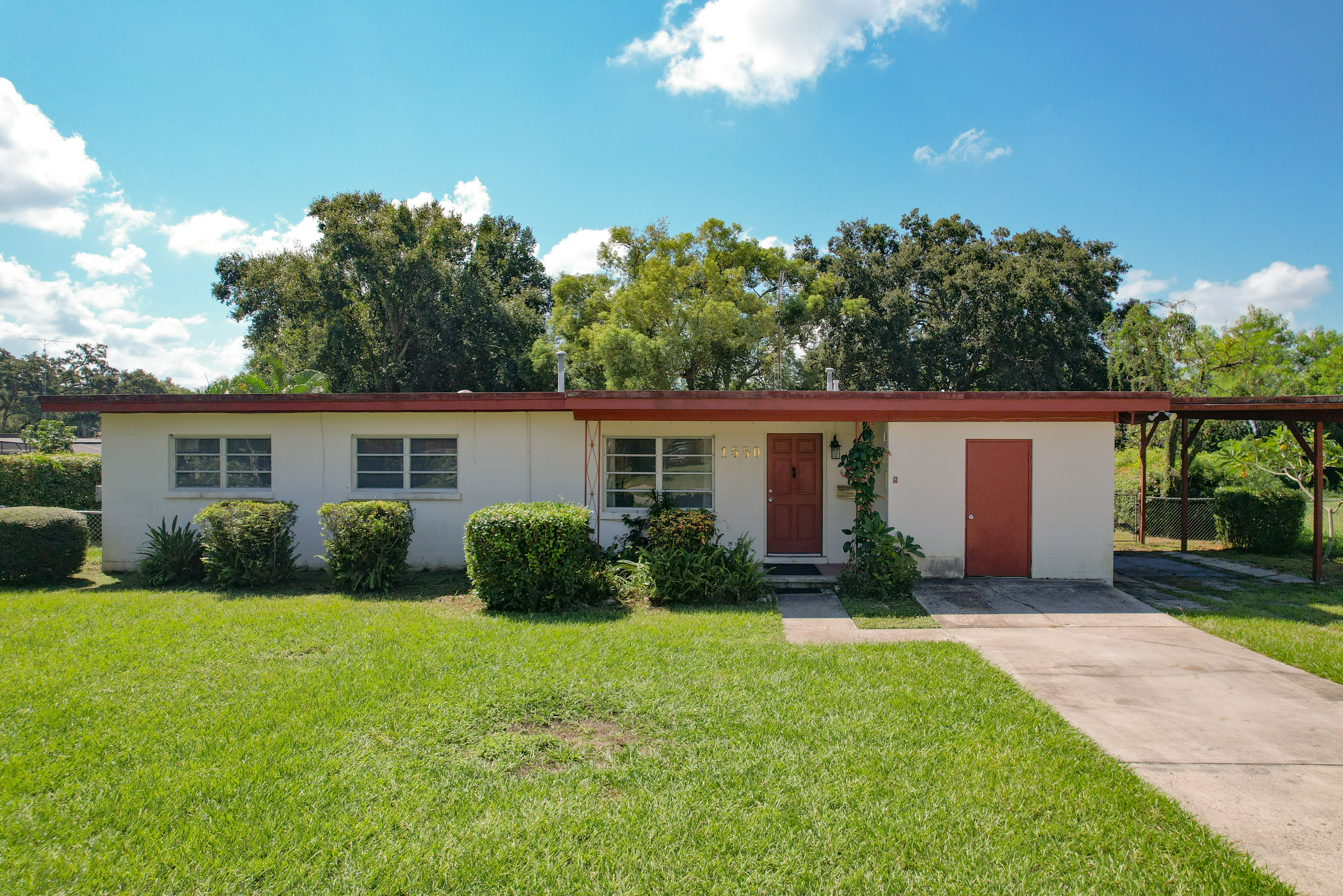 Home For Sale - 1550 Avenue C NE, Winter Haven, FL 33881